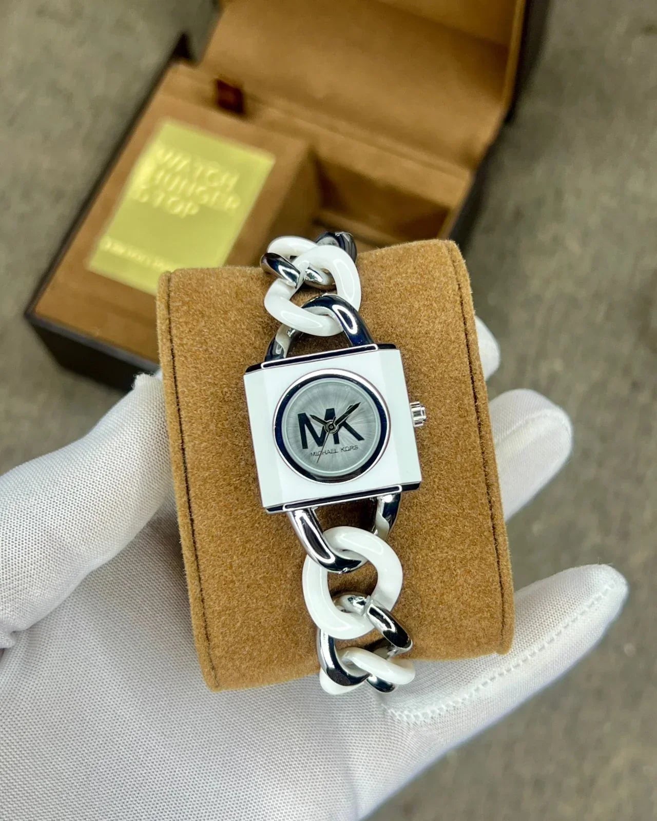 M_ichael K_ors Silver White Lennox