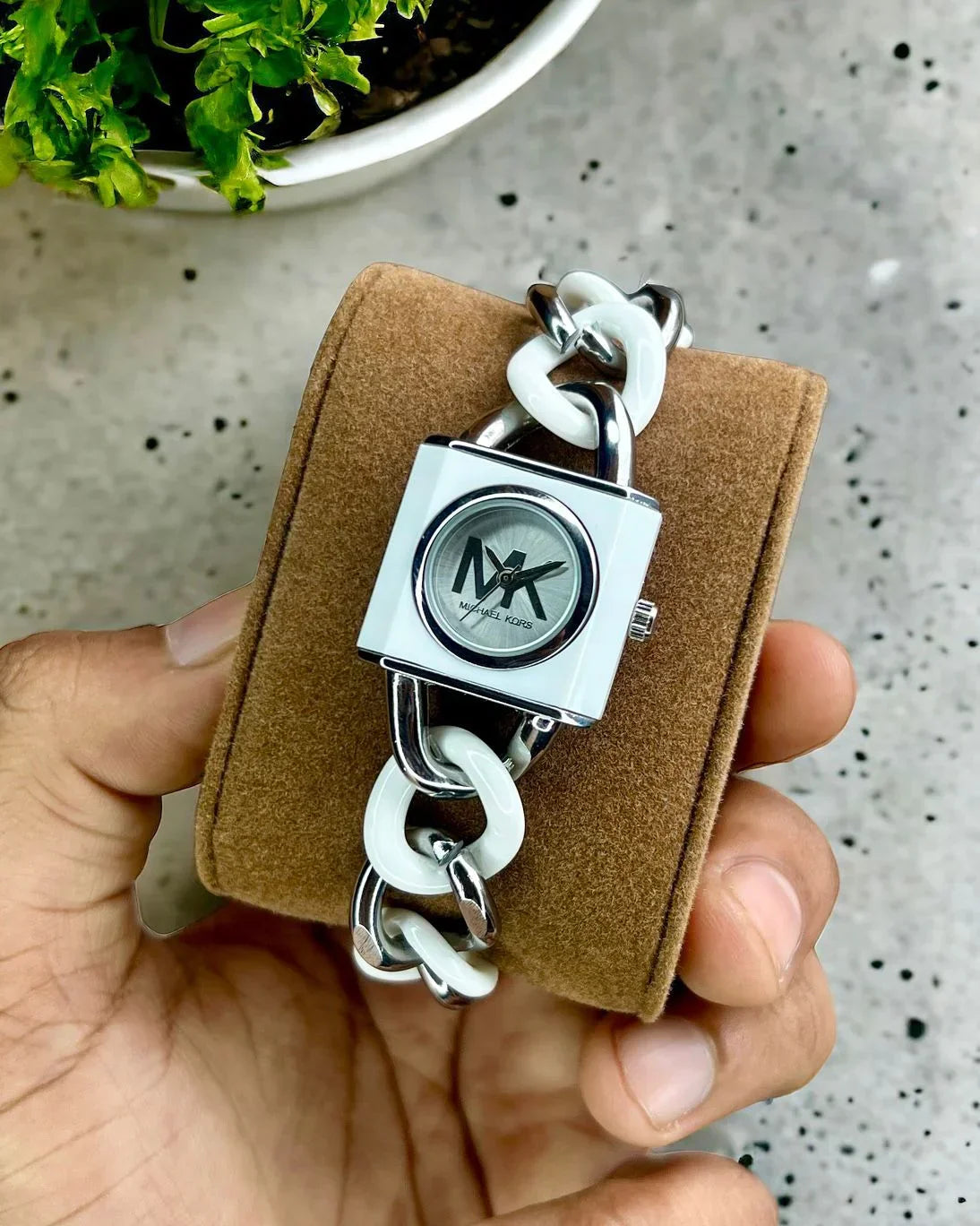 M_ichael K_ors Silver White Lennox